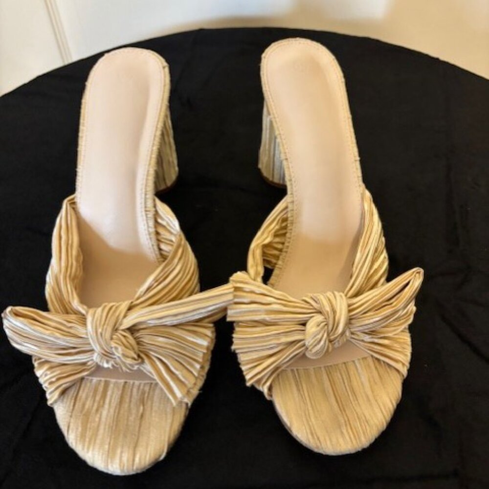 EUC VETASTE Women's Pleated Bow Knot Heeled Gold Sandals SZ 11